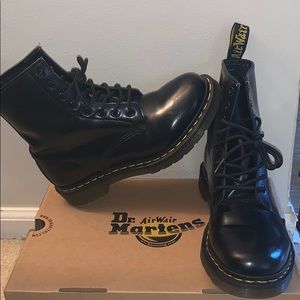 DR.MARTENS 1460 WOMENS